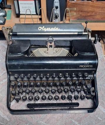 Machine à écrire ancienne 