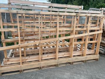 Herbruikbare palletten beschikbaar voor biedingen