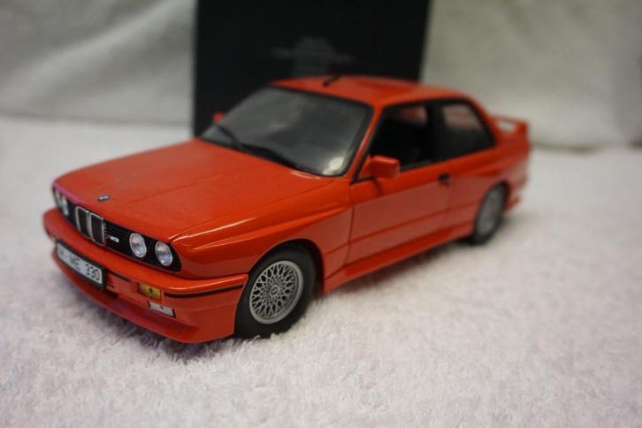 BMW m3 e30 minichamps 1:18 Rood 80430148538 Streetversion, Hobby en Vrije tijd, Modelauto's | 1:18, Gebruikt, Auto, MiniChamps