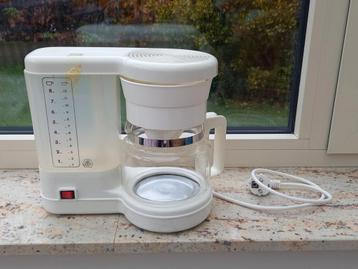 Vintage koffiemachine. beschikbaar voor biedingen