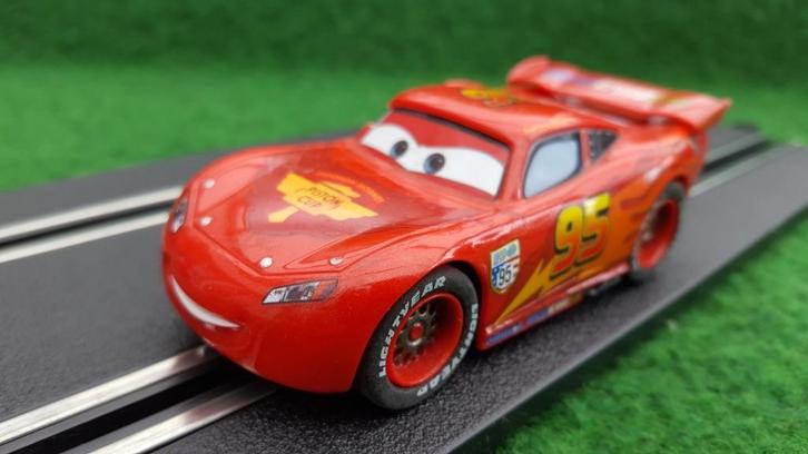 Carrera Go: Disney/Pixar Cars 2 Lightning McQueen, Kinderen en Baby's, Speelgoed | Racebanen, Gebruikt, Racebaan, Elektrisch, Carrera