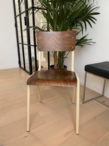Classic vintage stoelen beschikbaar voor biedingen