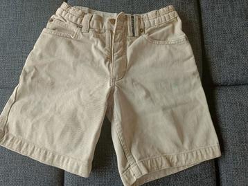 Chiro short maat 10 jaar beschikbaar voor biedingen