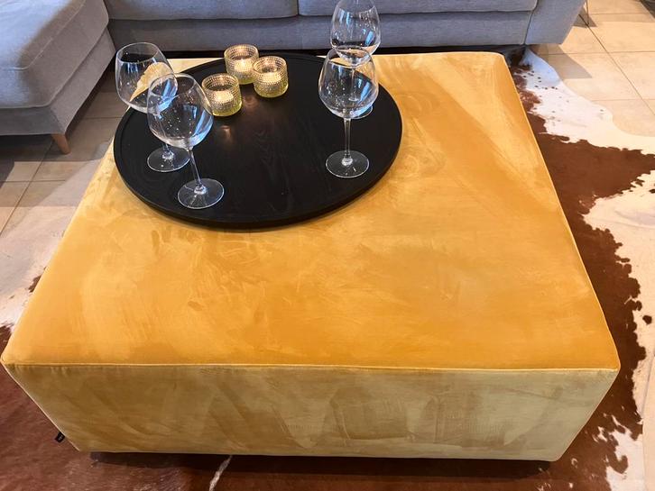 Pouf bas rembourré design, BuzziSpace, table basse sûre, Maison & Meubles, Tables | Tables de salon, Comme neuf, Moins de 50 cm