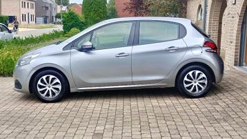 Peugeot 208 benzine in mooie staat. Bj 2019. Euro 6. beschikbaar voor biedingen