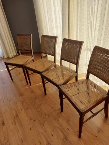 Gecanneerde stoelen (vier stuks)