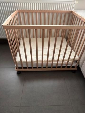 Park inklapbaar met wieltjes inclusief matras beschikbaar voor biedingen