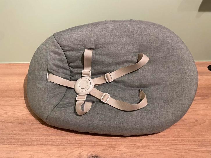 Stokke Nomi Newborn Set-white grey sand, Kinderen en Baby's, Kinderstoelen, Zo goed als nieuw, Aanschuifbaar, Gordel(s), Ophalen