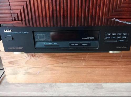 Akai Quartz Synthesizer Tuner AT-M670, Audio, Tv en Foto, Tuners, Zo goed als nieuw, Ophalen of Verzenden