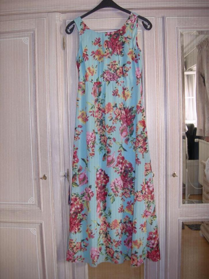 Lang kleed met Bloemen, Kleding | Dames, Jurken, Zo goed als nieuw, Onder de knie, Ophalen of Verzenden