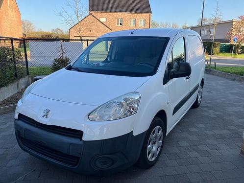Peugeot - Partner, Auto's, Peugeot, Particulier, Partner, Trekhaak, Diesel, Euro 5, Wit, Stof, Dealer onderhouden, Ophalen