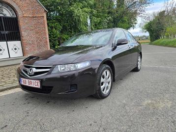 Honda Accord 2.0  121800Km carnet complet  beschikbaar voor biedingen