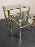 vintage set van 2 bijzettafeltjes, Hollywood regency, Moins de 55 cm, Comme neuf, Verre