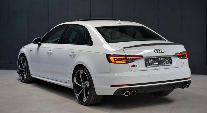 AudiS4 3.0 V6 TFSI Quattro FULL OPTION, Auto's, Audi, Quattro, 360° camera, Benzine, Euro 6, Berline, 5 deurs, Automaat, Wit, Zwart