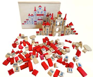 Bouwdoos houten blokken: kasteel, burcht, wallen, enz. beschikbaar voor biedingen