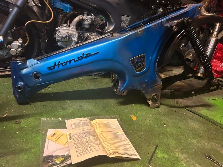 Dax a klass kader, Vélos & Vélomoteurs, Pièces de cyclomoteur | Général, Comme neuf, Cadre, Enlèvement ou Envoi