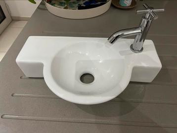 Wc lavabo met koud waterkraan, Doe-het-zelf en Bouw, Sanitair, Ophalen, Zo goed als nieuw, Kraan