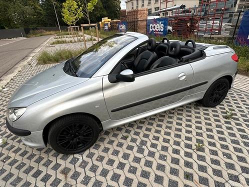 Peugeot 206CC 1.6 16V AUTOMAAT, CarPlay & AIRCO+ GEKEURD VVK, Auto's, Peugeot, Bedrijf, Te koop, Airbags, Airconditioning, Alarm