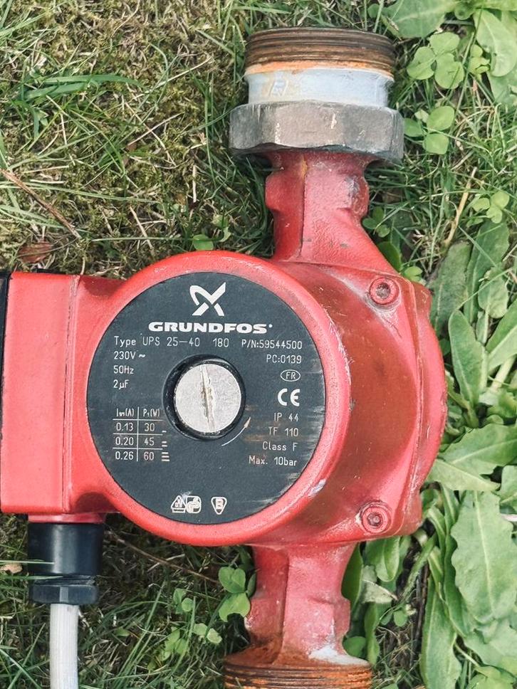 Grundfos circulatiepomp te koop, Doe-het-zelf en Bouw, Verwarming en Radiatoren, Gebruikt, Ophalen