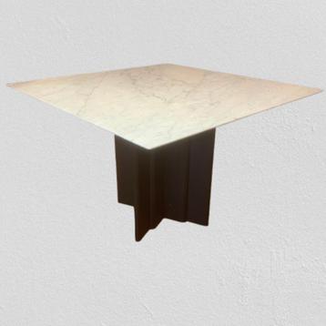 Vierkante eettafel van Carrara-marmer beschikbaar voor biedingen