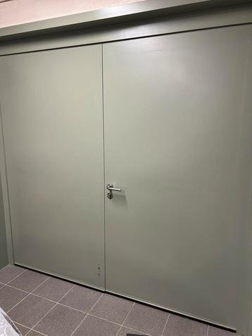 Houten garagepoort, Tuin en Terras, Ophalen, Zo goed als nieuw