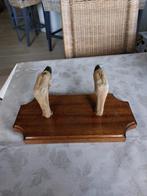 Porte-manteau, jambes de cerf, Enlèvement