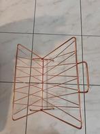 Design krantenrekje, mooie staat, Huis en Inrichting, Woonaccessoires | Krantenbakken en Lectuurbakken, Ophalen of Verzenden, Gebruikt