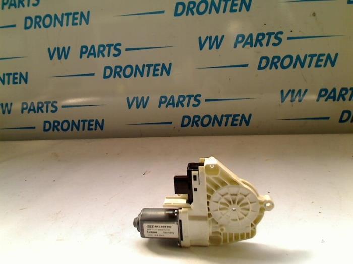 Moteur de vitre portière d'un Audi A4, Autos : Pièces & Accessoires, Carrosserie & Tôlerie, Audi, Utilisé, 3 mois de garantie