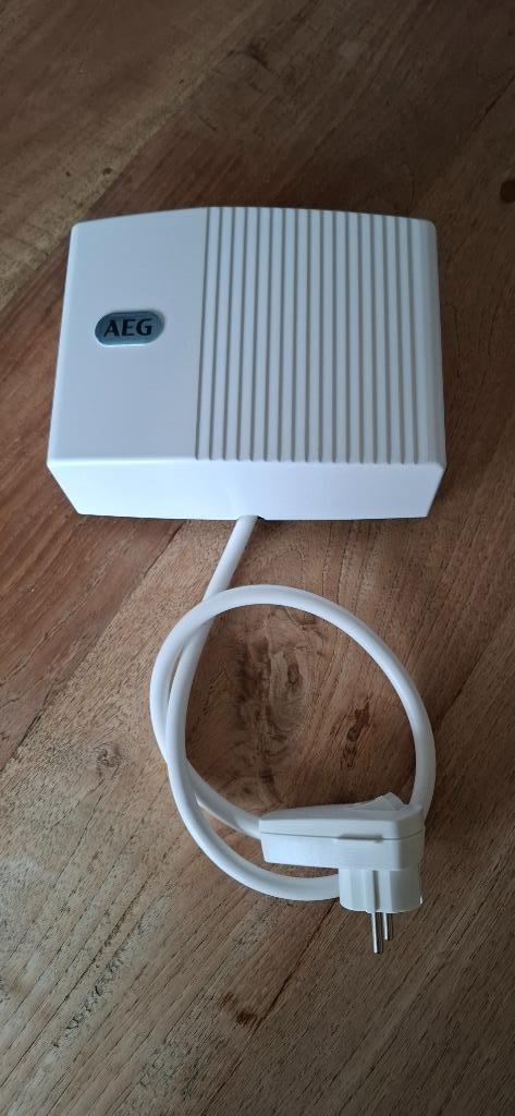 AEG mini DOORSTROOMBOILER, Doe-het-zelf en Bouw, Sanitair, Zo goed als nieuw, Wastafel, Ophalen