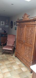 Armoire et chaise anciennes, Antiquités & Art, Enlèvement