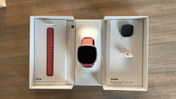 Fitbit versa 4 Copper Rose Aluminium  beschikbaar voor biedingen