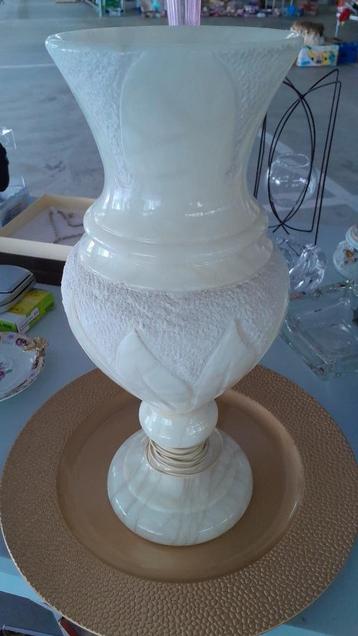 Lampe en albatre beschikbaar voor biedingen