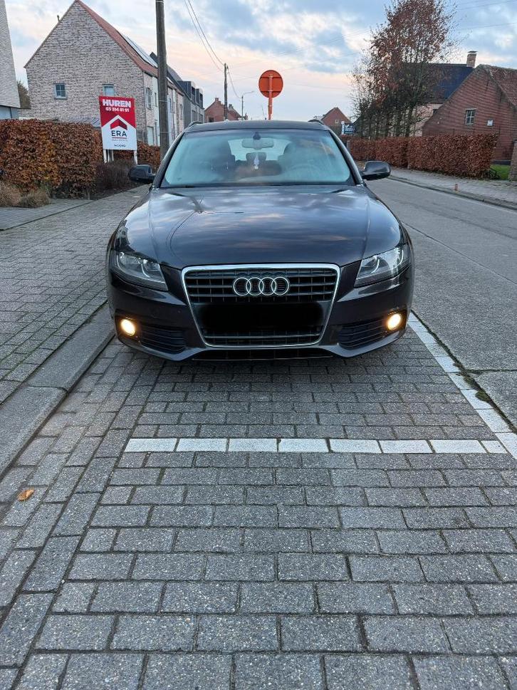 Audi A4 B8, Autos, Audi, Particulier, A4, Isofix, Capteur de lumière, Phares antibrouillard, Système de navigation, Pilote automatique de stationnement
