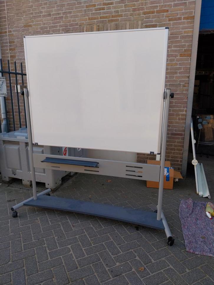 Groot tweezijdig magnetisch whiteboard, Diversen, Schoolborden, Whiteboard, Ophalen