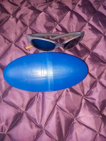 Lunettes de soleil julbo -> 10€ frais de port inclus, Enlèvement ou Envoi, Comme neuf, Gris, Lunettes de soleil