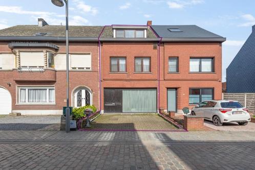 Te renoveren woning met 5 slaapkamers in het centrum, Immo, Huizen en Appartementen te koop, Provincie Antwerpen, tot 200 m², Tussenwoning