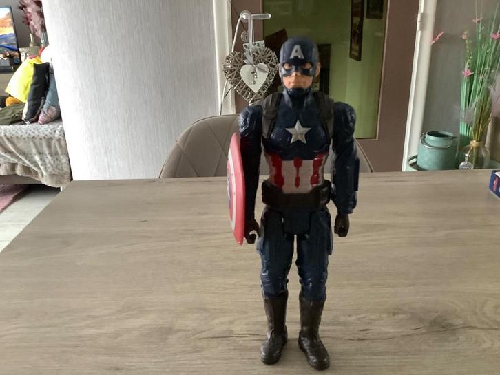Marvel Captain America character (2016) (29 cm), Kinderen en Baby's, Speelgoed | Actiefiguren, Zo goed als nieuw, Ophalen of Verzenden