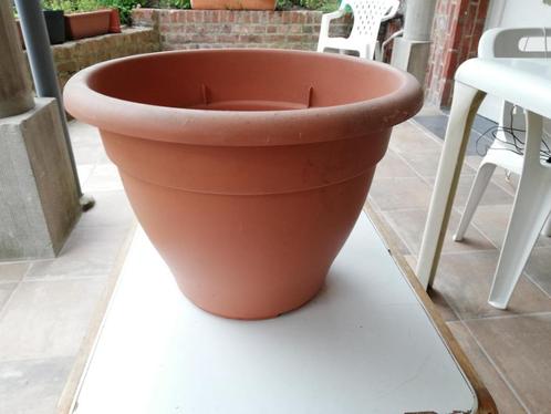 Grote ronde kunststof BLOEMPOT terracotta kleur, H 30  B 38, Tuin en Terras, Bloempotten, Gebruikt, Kunststof, Balkon, Tuin, Minder dan 40 cm