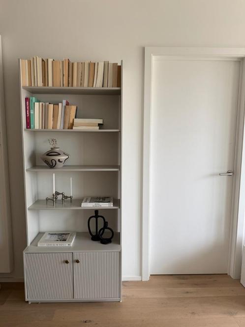 Grijze halfopen boekenkast, Huis en Inrichting, Kasten | Boekenkasten, Zo goed als nieuw, 50 tot 100 cm, 150 tot 200 cm, 25 tot 50 cm