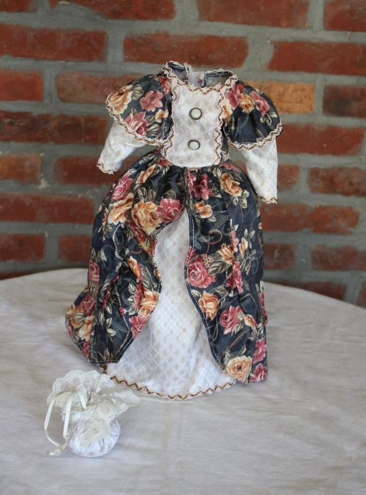 Mooie poppen kleedjes, Verzamelen, Poppen, Gebruikt, Pop, Ophalen of Verzenden