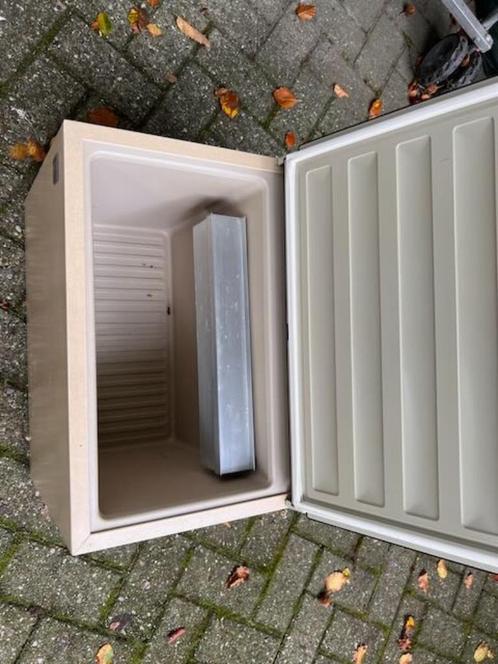 Kampeer koelkast (absorptie), Caravans en Kamperen, Kampeeraccessoires, Gebruikt, Ophalen