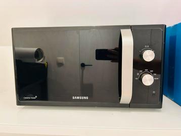 Microgolf Samsung beschikbaar voor biedingen