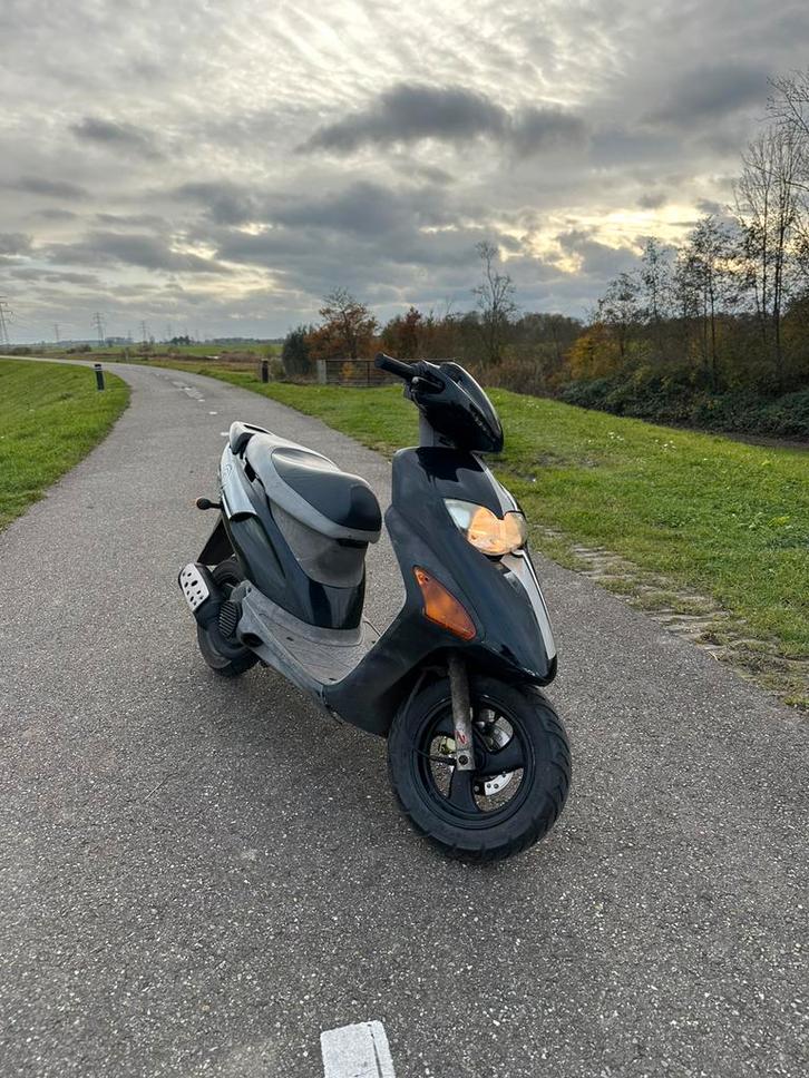 Honda sfx 50cc 2 takt, Fietsen en Brommers, Scooters | Piaggio, Zo goed als nieuw, Zip, Klasse B (45 km/u), Ophalen