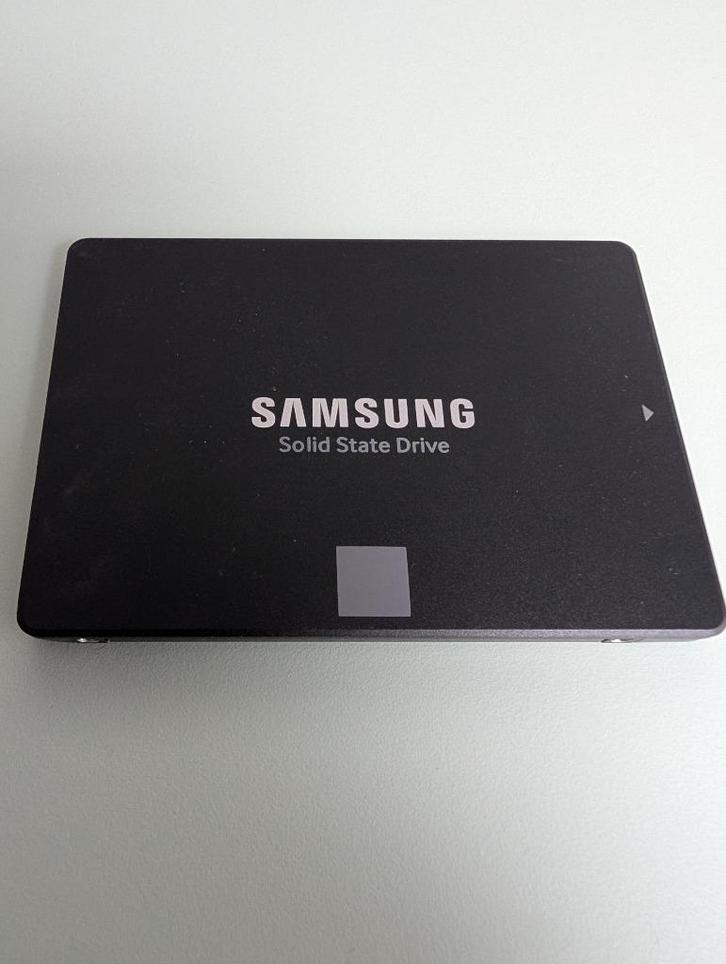 2x Samsung 860 EVO SSD 250GB, Computers en Software, Harde schijven, Gebruikt, Desktop, Intern, SSD, SATA, Ophalen