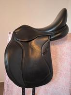 Ikonic Light  dressuurzadel 17.5" 2020 (zwart), Dieren en Toebehoren, Paarden en Pony's | Zadels, Dressuur, Ophalen of Verzenden