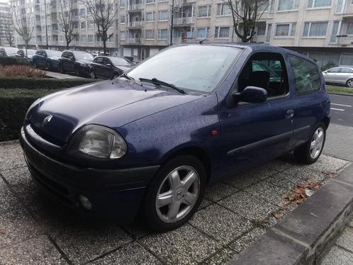 Renault clio 1.4 essence automatique avec 122000km, Autos, Renault, Particulier, Clio, ABS, Airbags, Verrouillage central, Vitres électriques