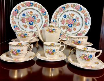 Sublime ancien ensemble porcelaine John Maddock&Sons beschikbaar voor biedingen