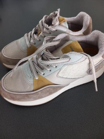 Schoenen  beschikbaar voor biedingen
