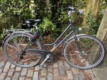 Damesfiets studentenfiets goed werkende staat beschikbaar voor biedingen
