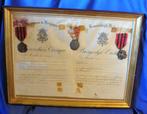 cadre avec 2 documents et 3 medailles civique, Enlèvement ou Envoi